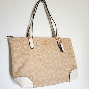 *NWT* Coach Signature Zip Tote